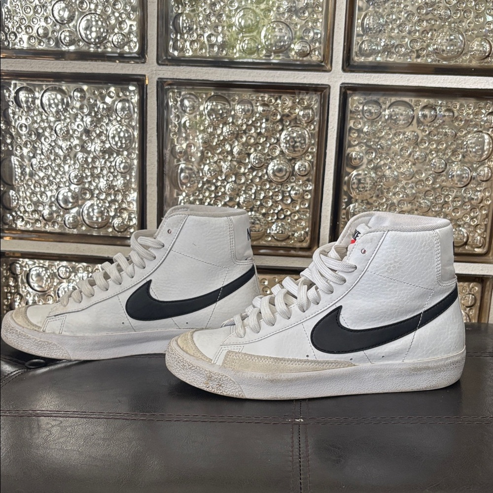 Nike White and Black High-Tops - Picture 4 of 8
